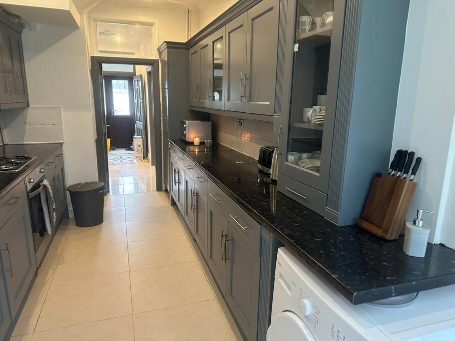 5 Bedroom House Se6 Holiday home London