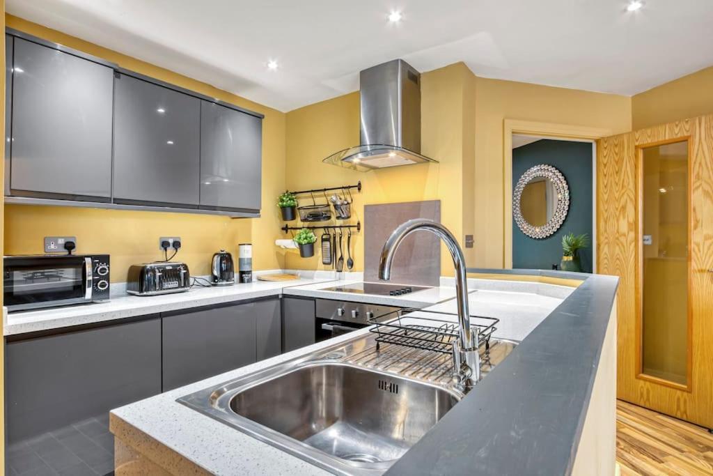 2 Bed Docklands Apt- 02 & Excel Apartment London