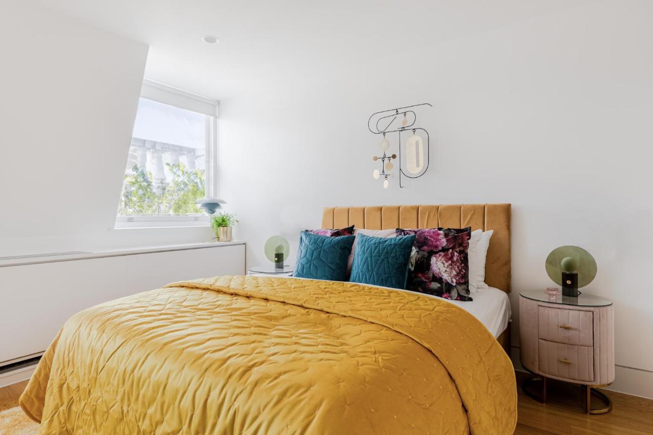 Stunning Covent Garden Dream True Super Quiet Alike