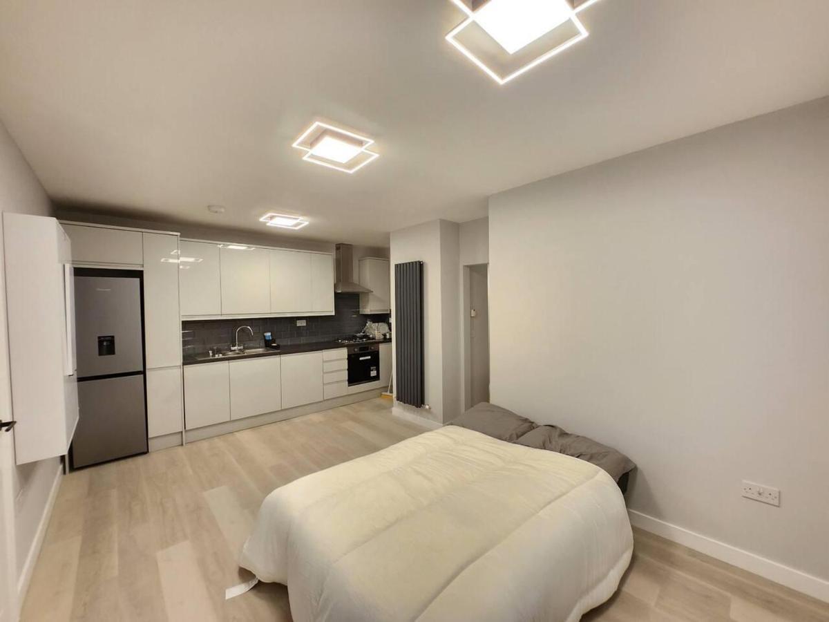 Beautiful 2-bed In - Sleeps 6! Londen