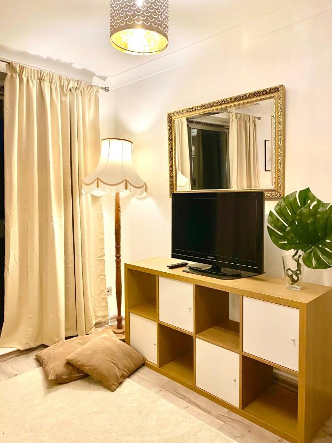 Apartamento Apt- Balcony-kensington- 24 7 Security