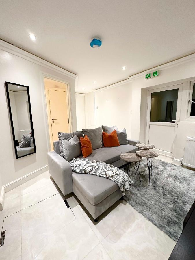 Private In - Kensington