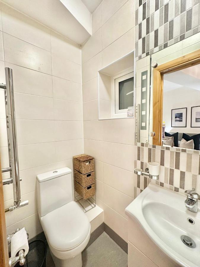 Retreat To A Stylish Ensuite In * Londen
