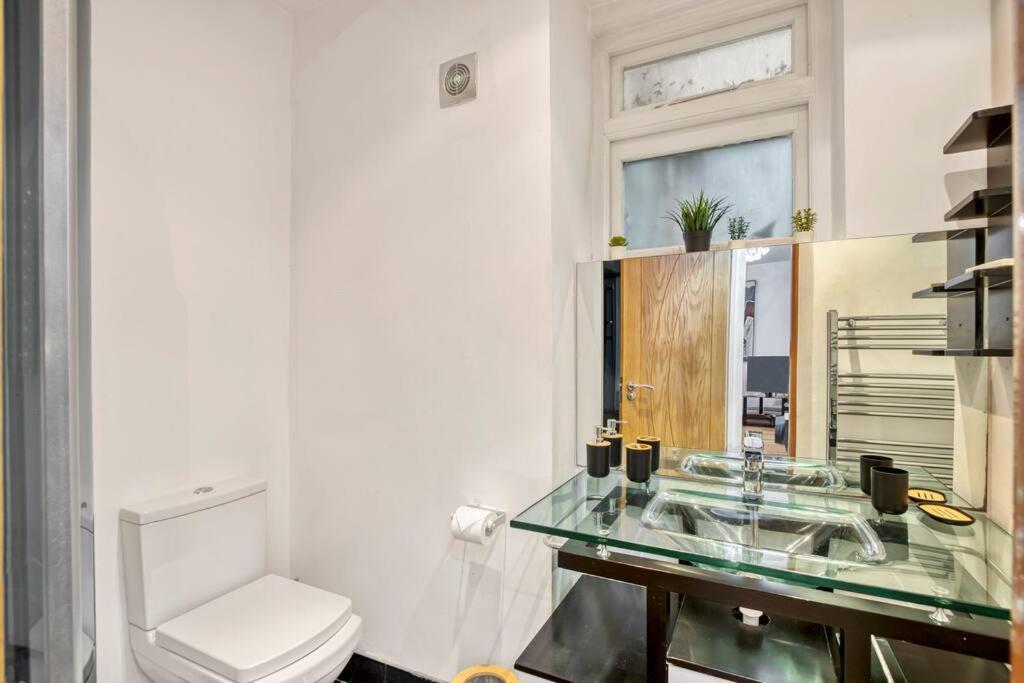 Spacious 3 Bed Apt- Earls Court Apartamento *