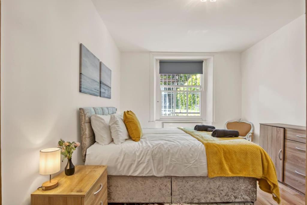 Spacious 3 Bed Apt- Earls Court Apartamento *