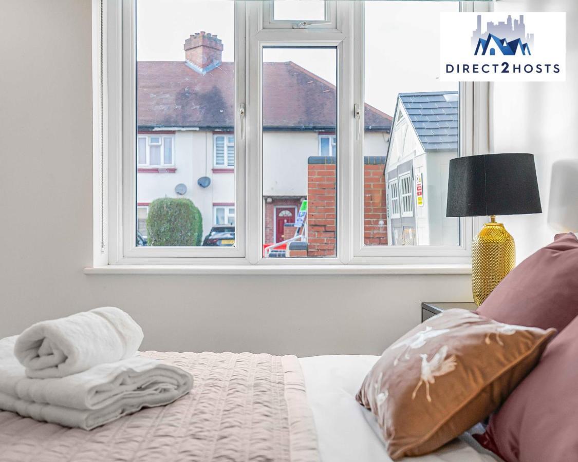Stylish Two Bedroom By Direct2hosts Short Lets West Oasis With Workspace & Long *