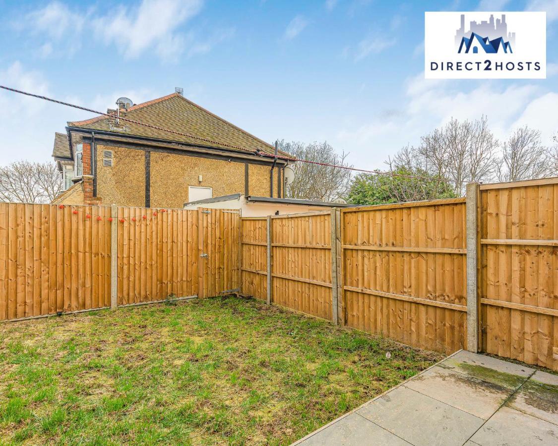 Stylish Two Bedroom By Direct2hosts Short Lets West Oasis With Workspace & Long Appartement