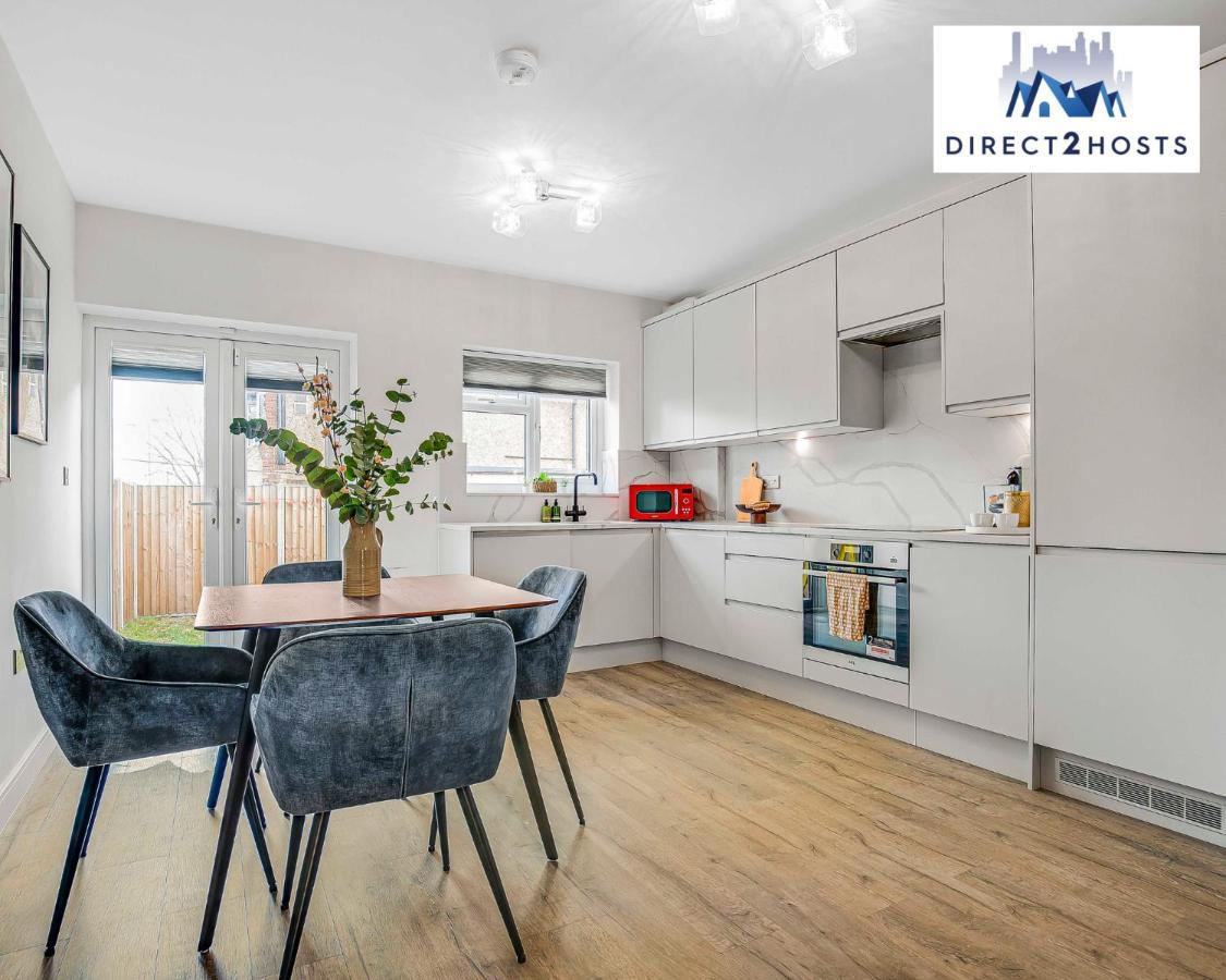 Stylish Two Bedroom By Direct2hosts Short Lets West Oasis With Workspace & Long