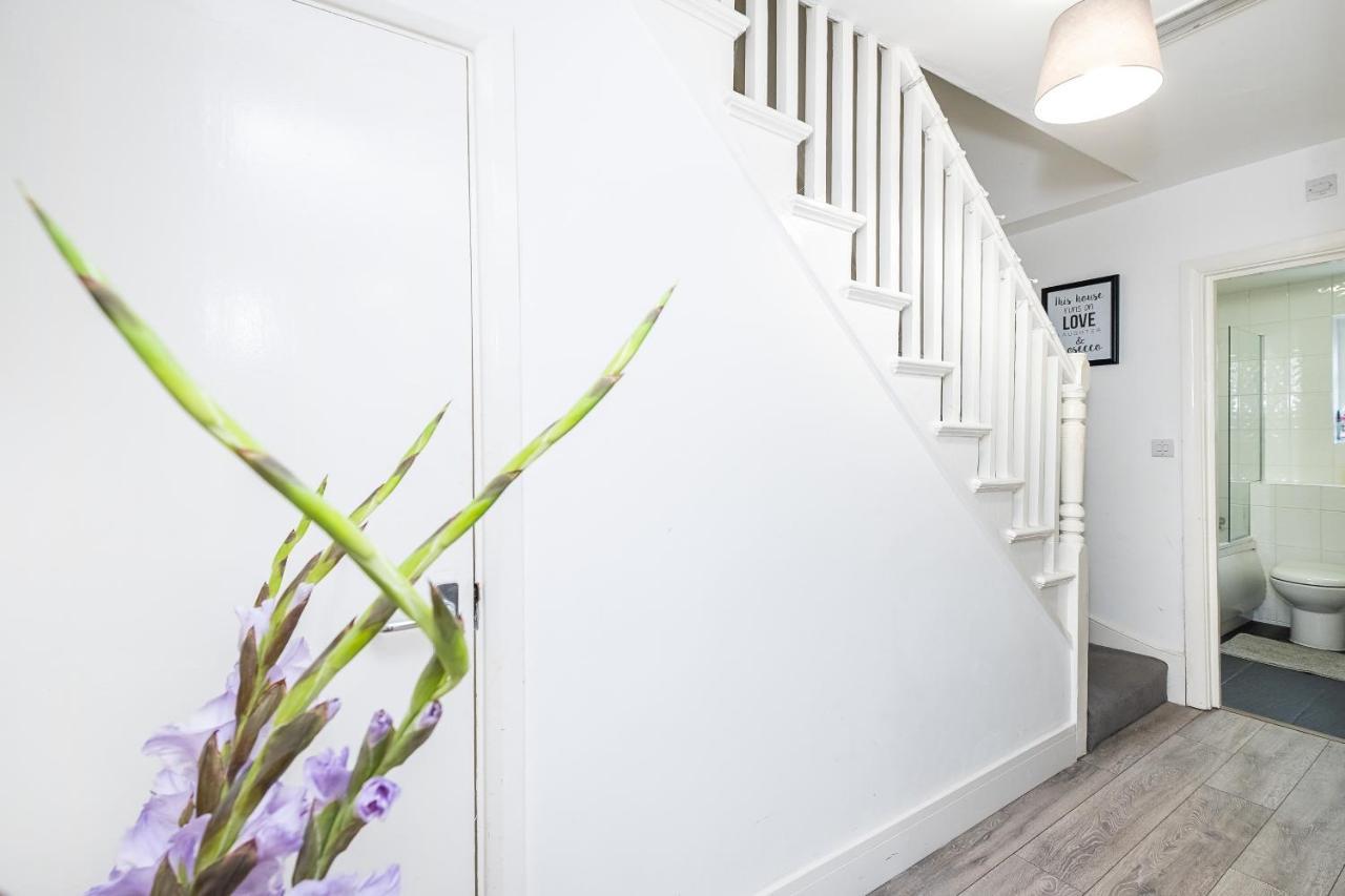 Double En-suite In Finsbury Park Homestay