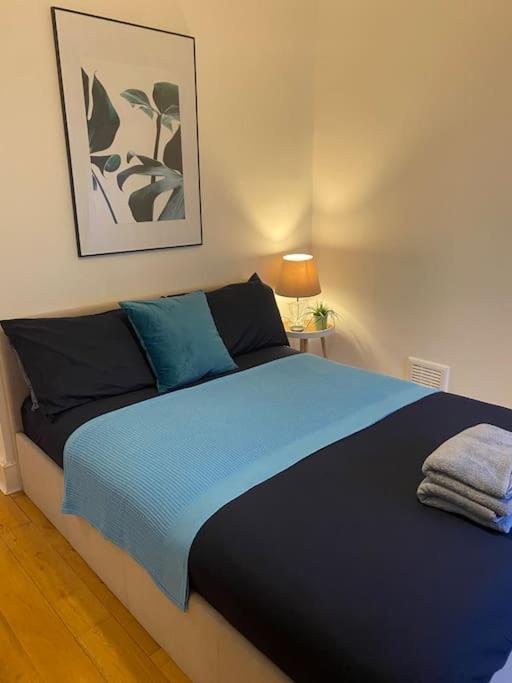 Apartment Camberwell Central: 2-bedroom Flat With Excellent Connections *
