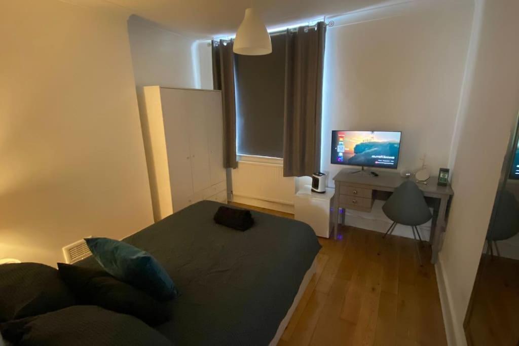 Camberwell Central: 2-bedroom Flat With Excellent Connections *