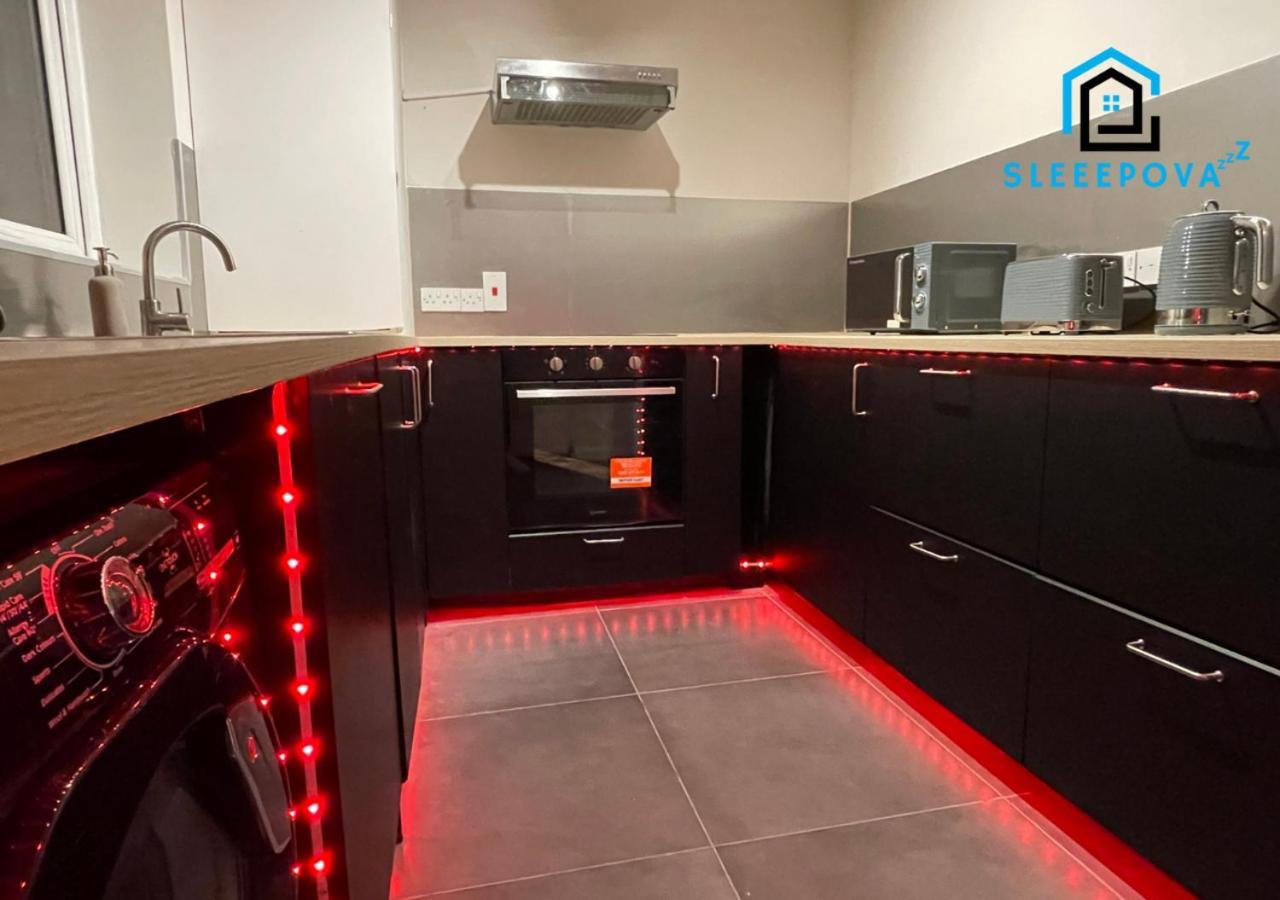 Premium Offers L Last-minute Escape L Luxury & Spacious 2 Bedroom Flat Families Business Relocation Sleepova Short Lets & Serviced London