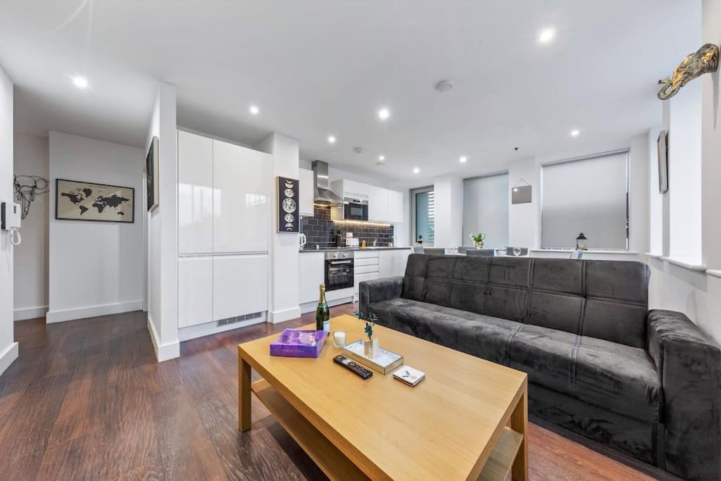 Apartamento Sleep 7 20 Mins From Waterloo Bp8 Londres