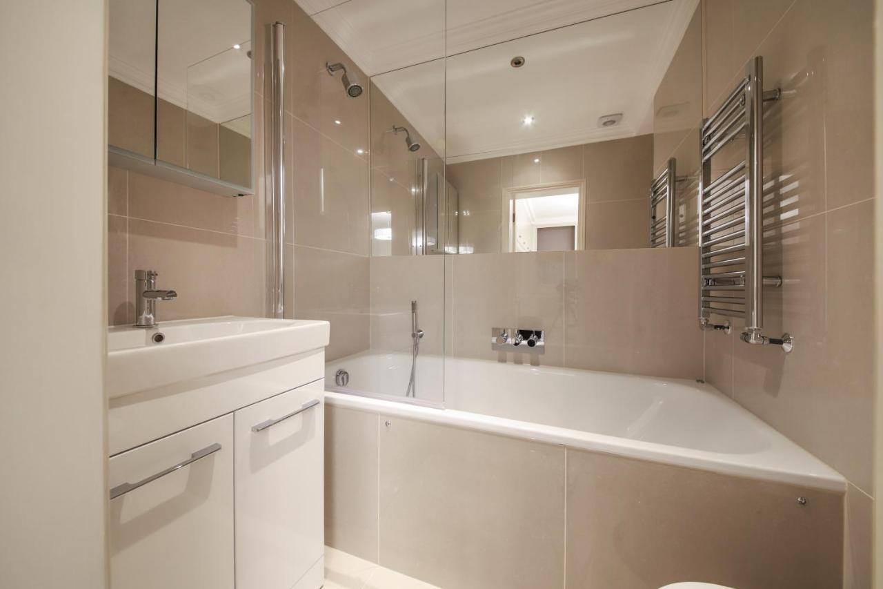 Notting Hill - Movie Location Apartment *