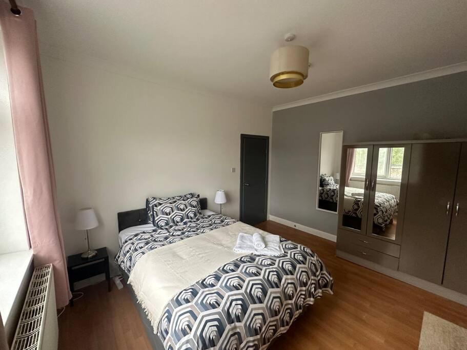Holiday home 5 Bedroom House Se6 London
