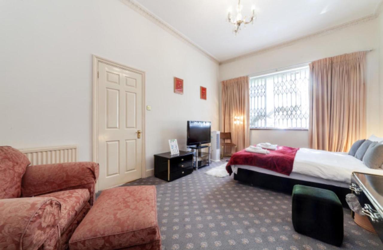 Apartment Large 3 Bed In Kensington Gardens *