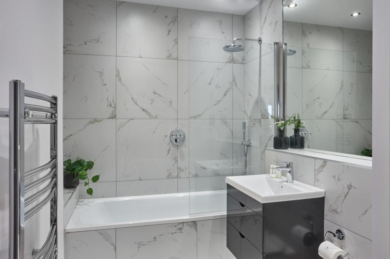 Kings Oak House By Viridian Apartment *