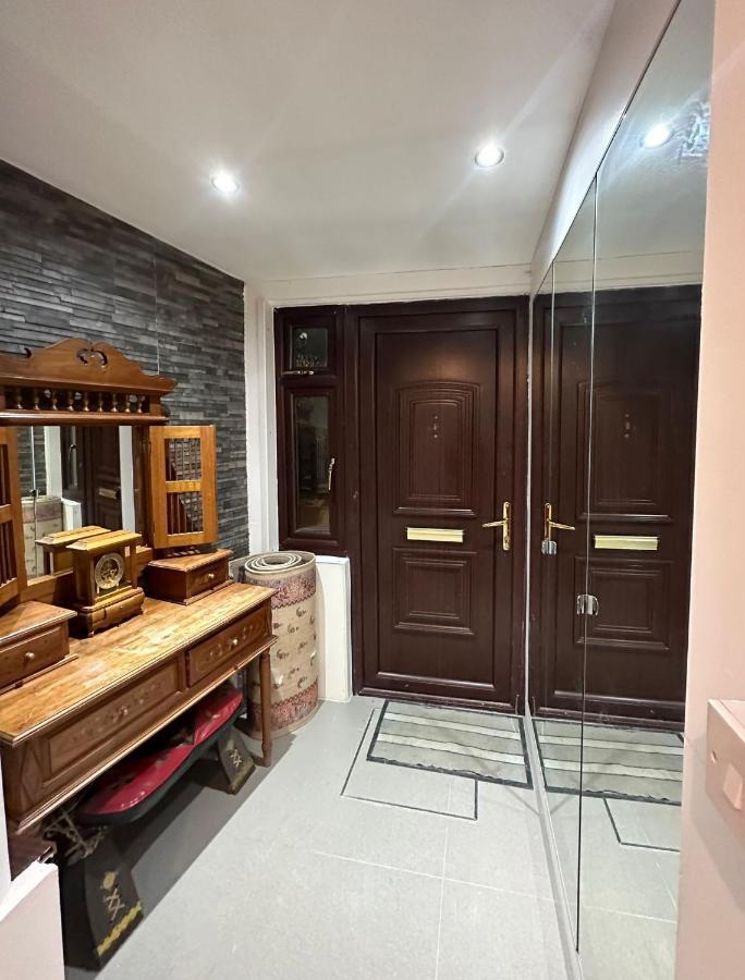 Charm - Comfortable In Spacious House London