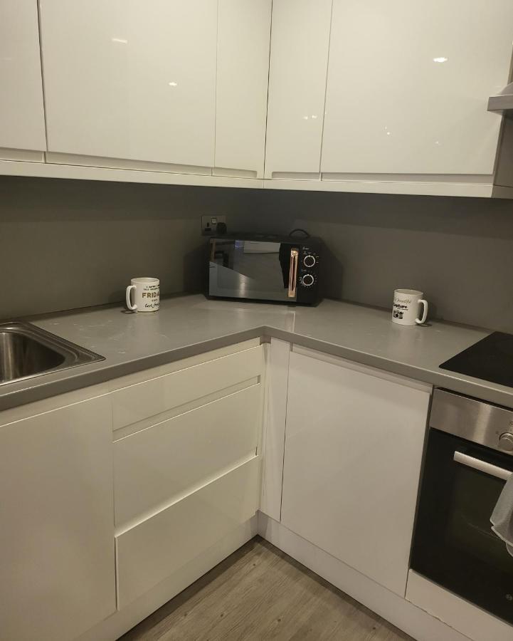 Apartamento 2 Bedrooms 2 Baths, 3 Toilets Excel And City Airport O2 Sleeps Up To 5, Londres