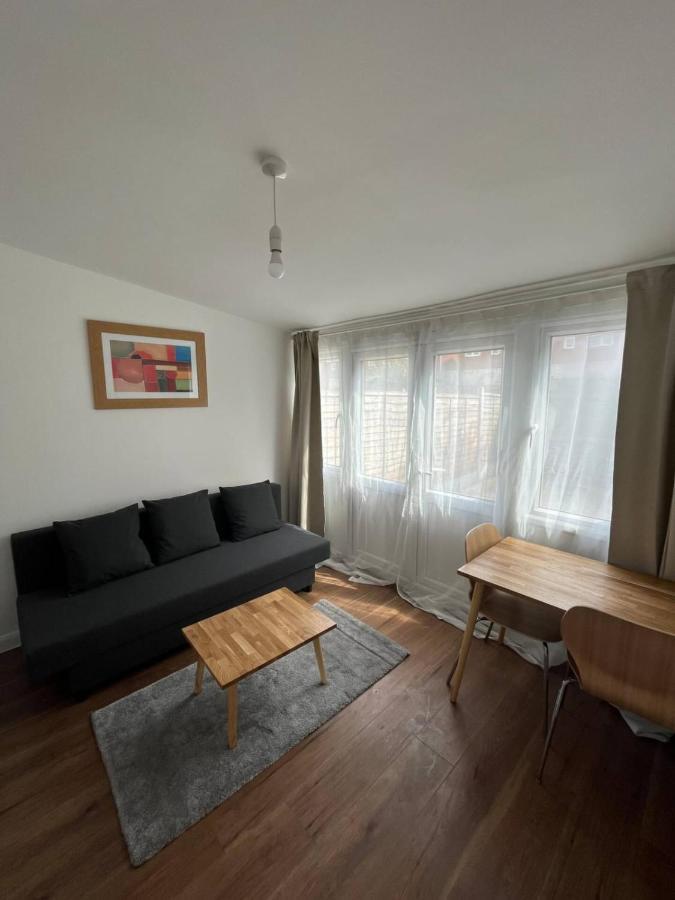 Apartment 1bd Flat With Patio - 5 Min To Airport