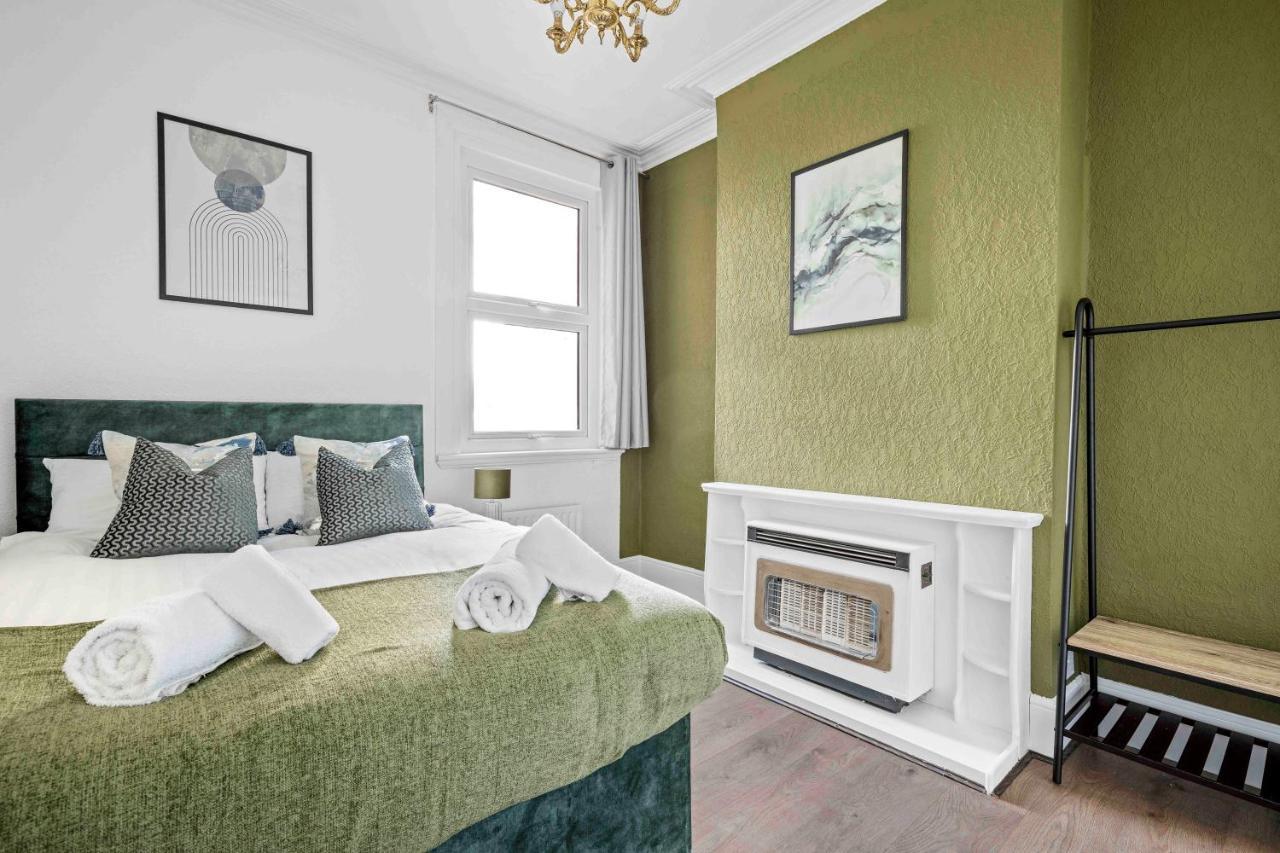 Holiday home Parea Living - Hackney, 4-bedroom Victorian House W Big Garden