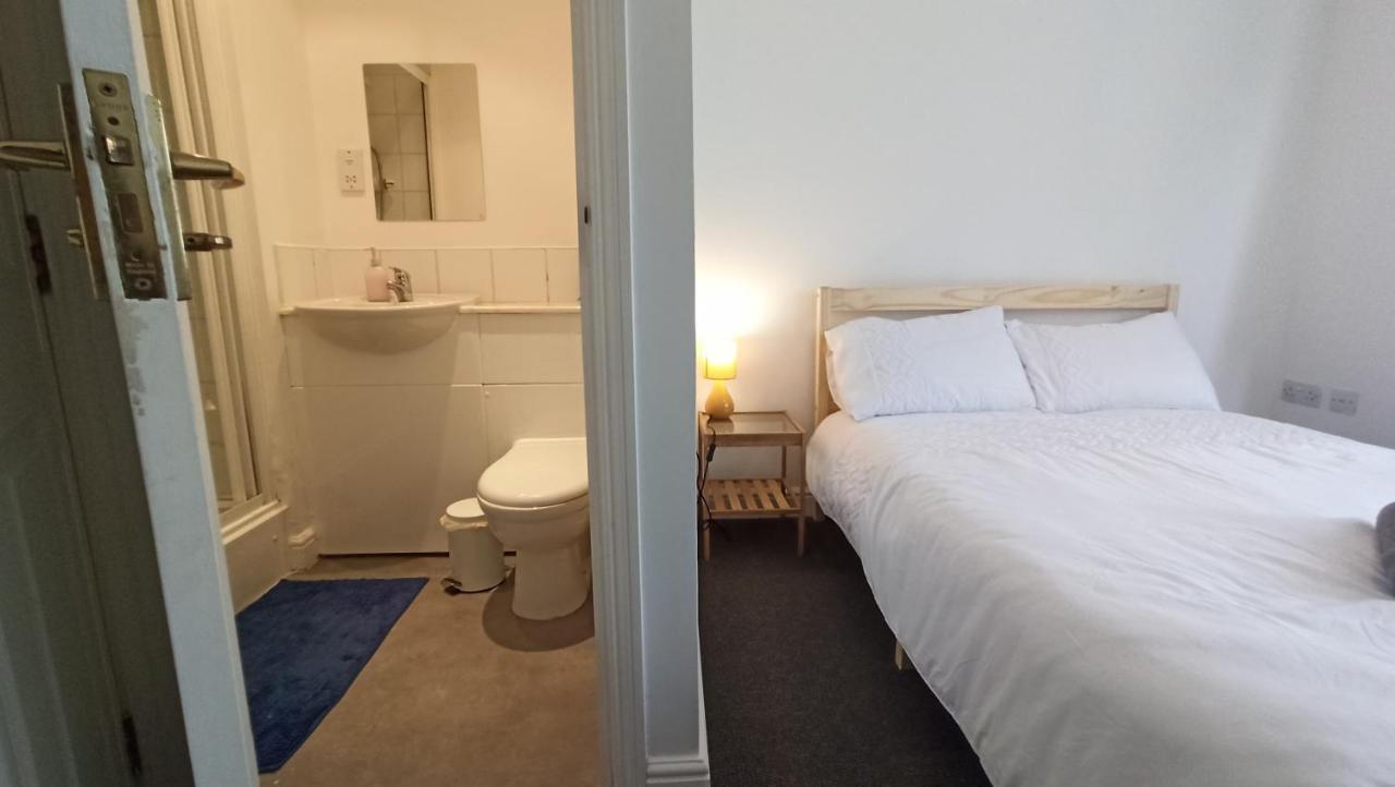 Bright, Chilled Ensuite Db In A Shared Flat! Londen
