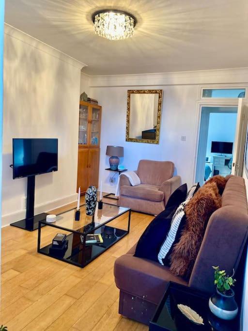 Camberwell Central: 2-bedroom Flat With Excellent Connections Apartment