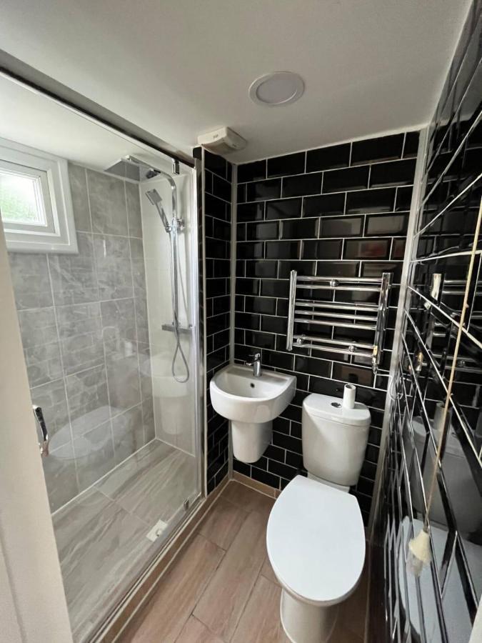 1bd Flat With Patio - 5 Min To Airport * London