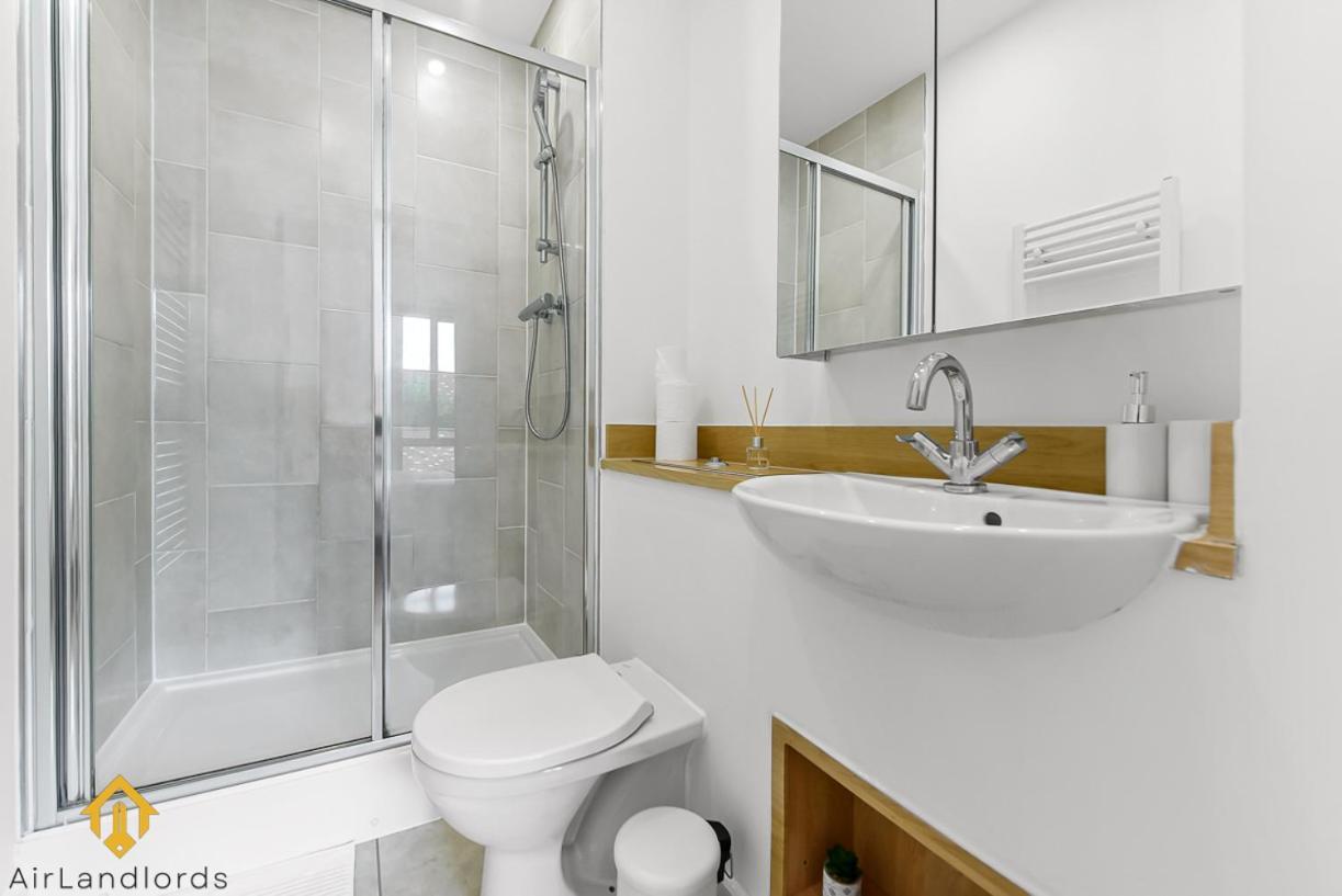 Exclusive 3 Bed 3bath Penthouse Near Canary Wharf * Londen