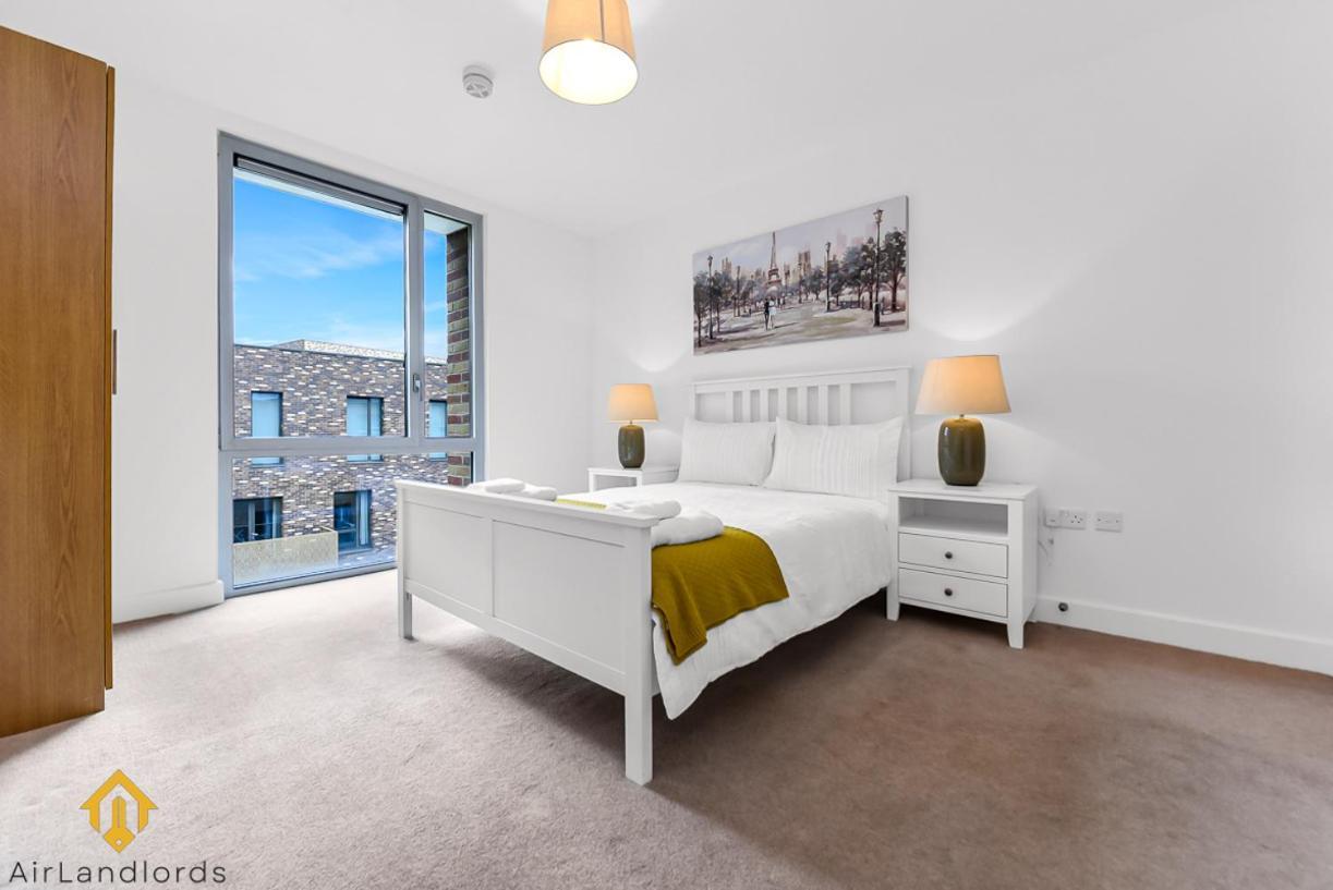 Exclusive 3 Bed 3bath Penthouse Near Canary Wharf *