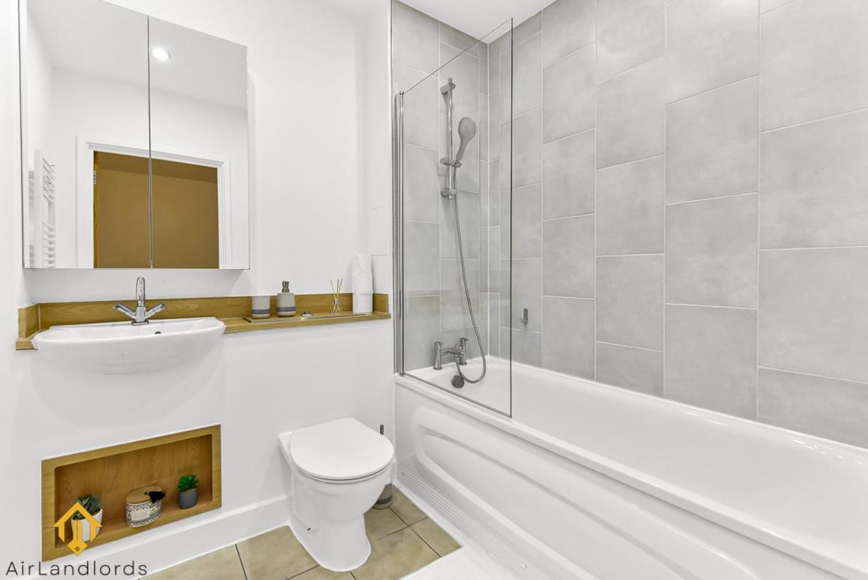 Exclusive 3 Bed 3bath Penthouse Near Canary Wharf Appartement