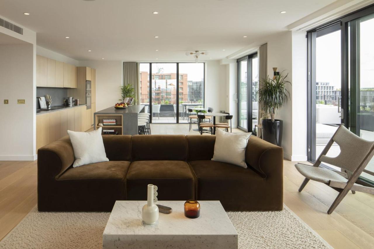 Modern At Enclave Located In Central Londres