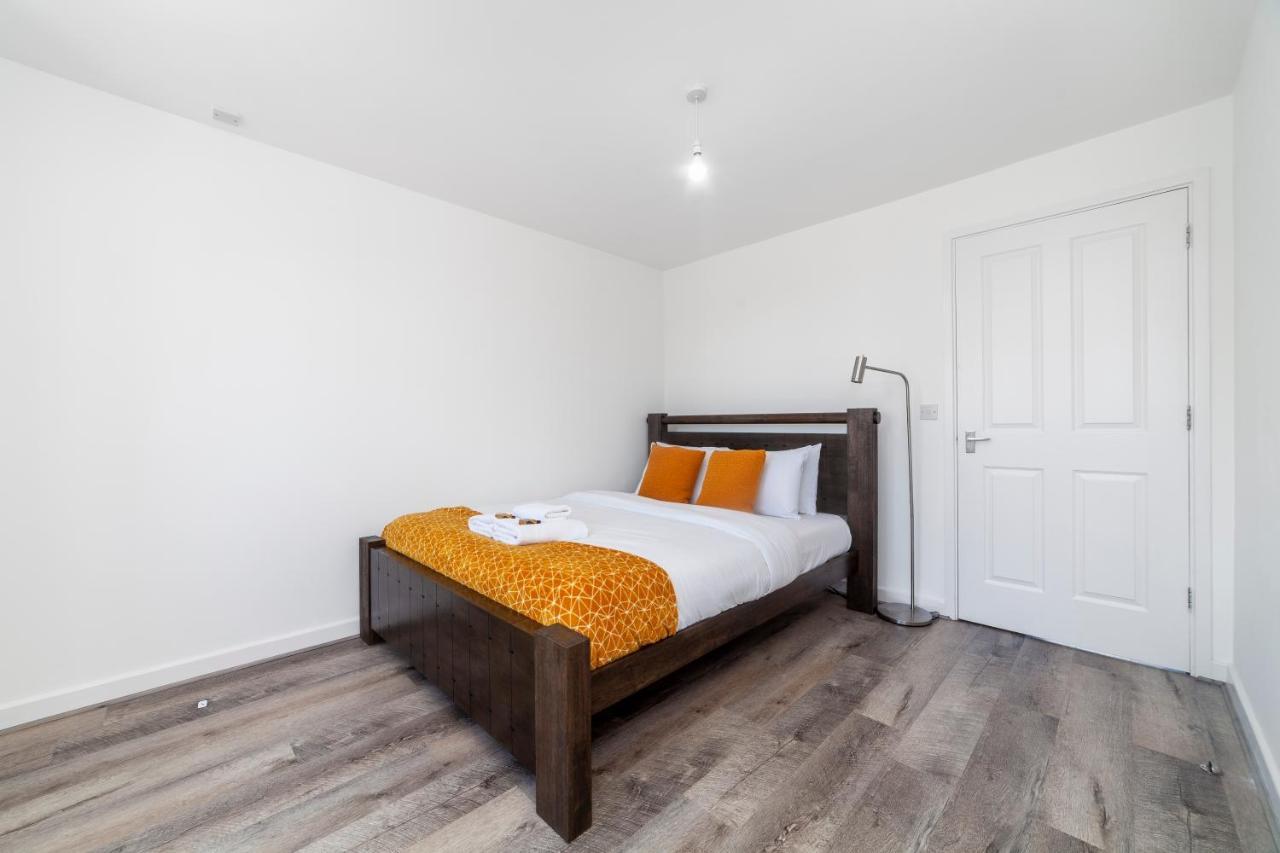 Bright 2 Bdr House Wgarden & Parking, Greenwich * Londen