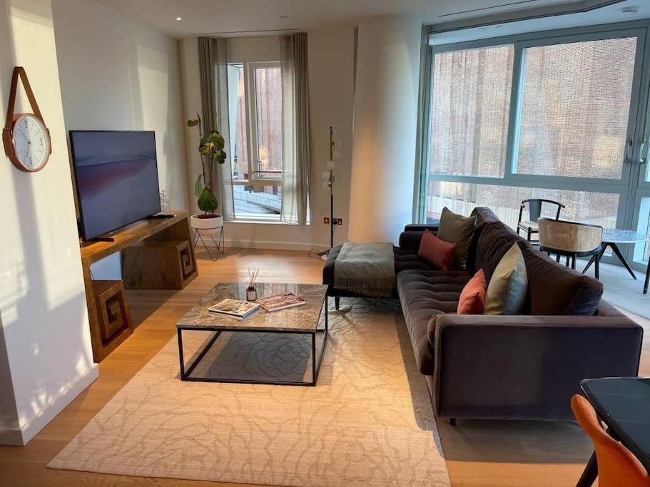 Luxury 3 Bed 3 Bath In Central London