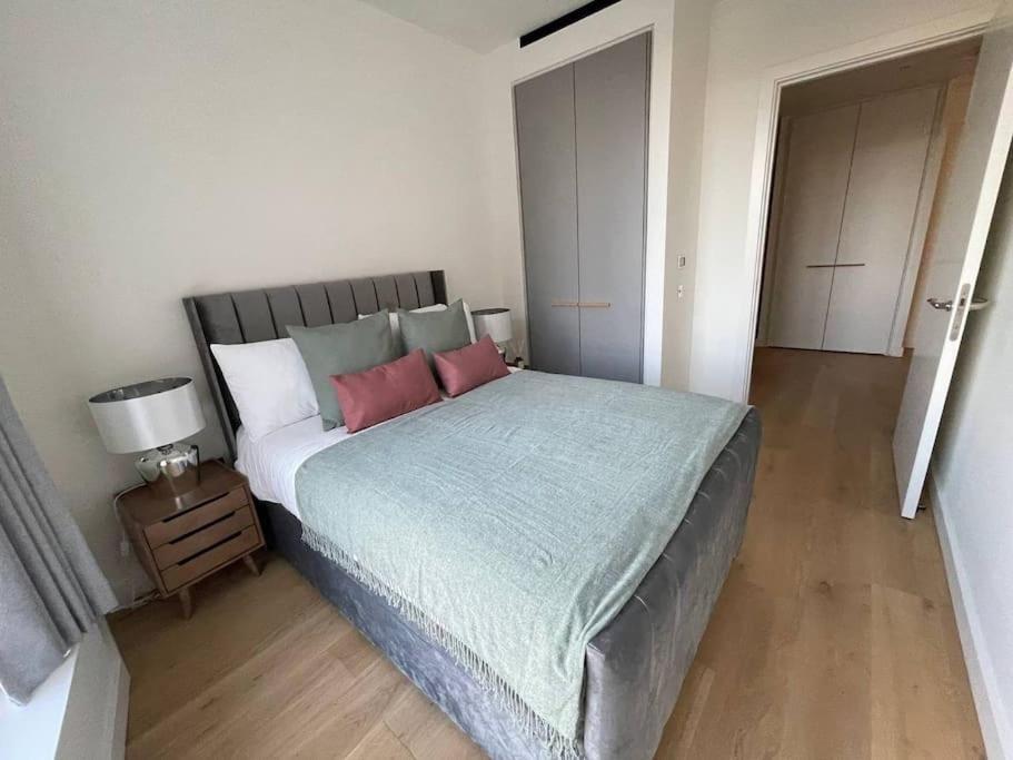 Luxury With Ac By The River Londen