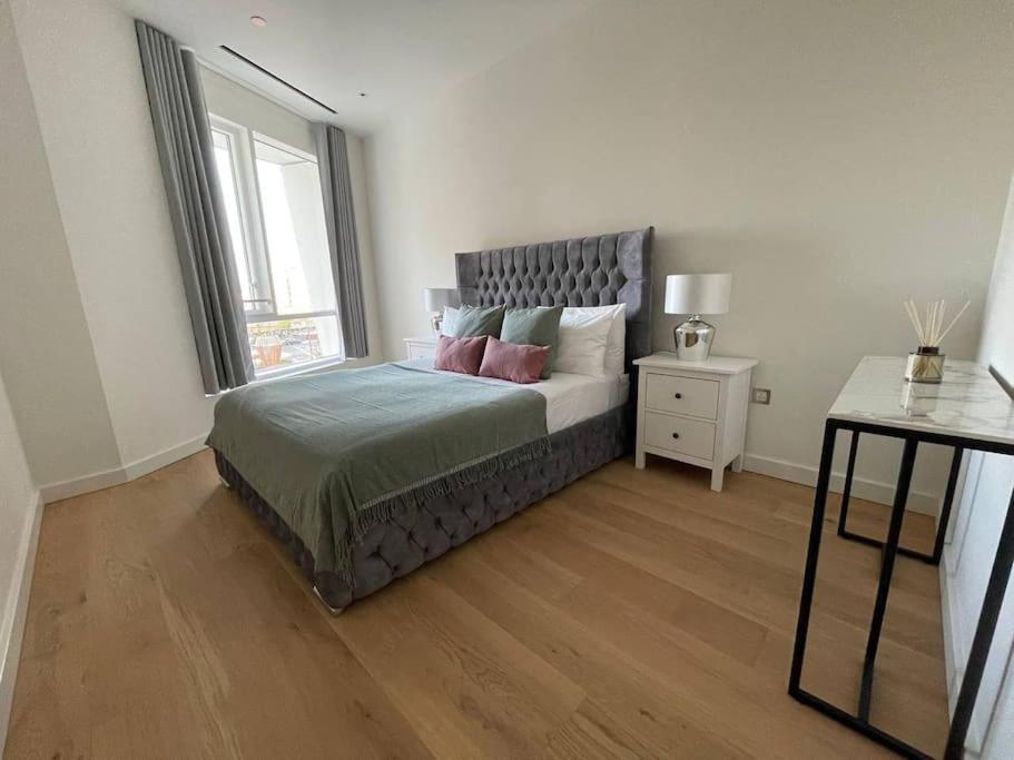 Appartement Luxury With Ac By The River Londen