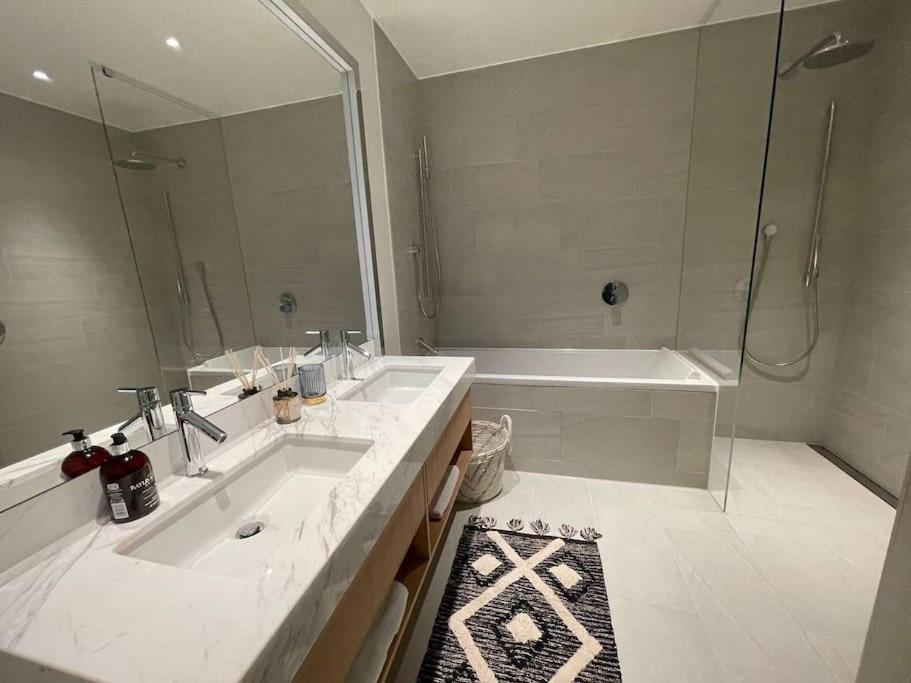 Luxury With Ac By The River Appartement