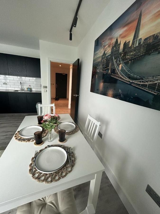 Apartment One West Point , Icon Tower London