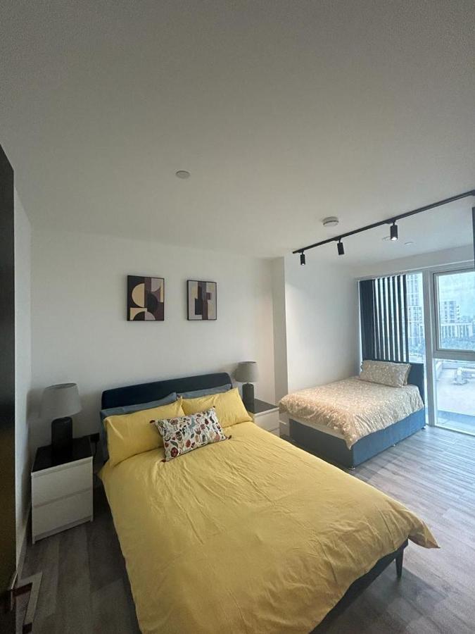 One West Point , Icon Tower Apartment *
