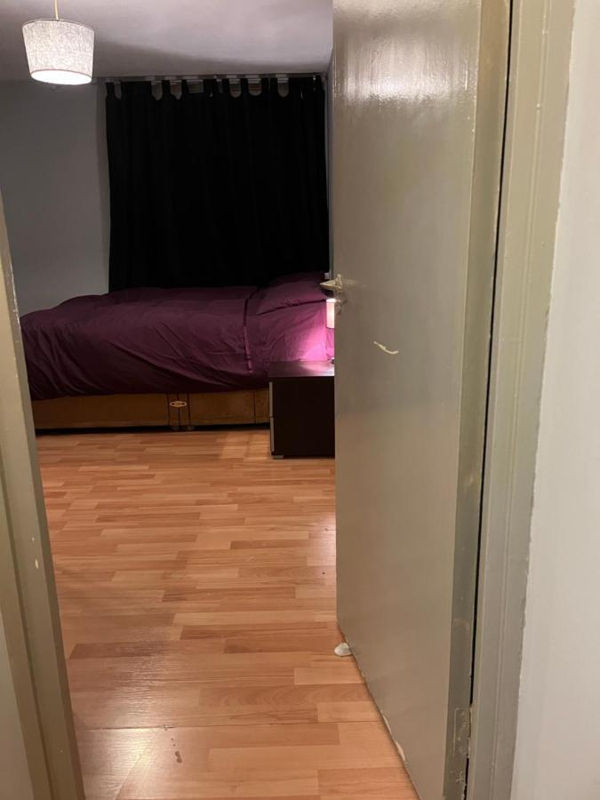 1 Bedroom Garden Flat Zone 2 Londen
