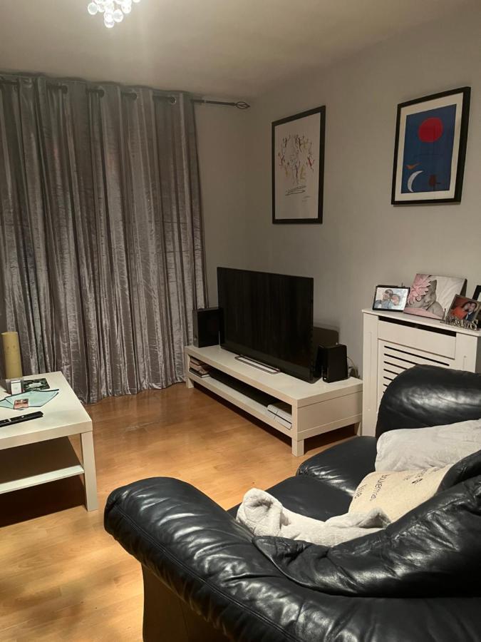 1 Bedroom Garden Flat Zone 2 Londen