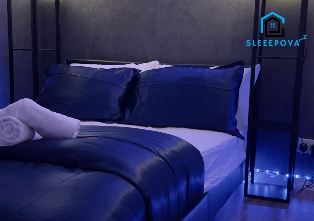 Premium Offers L Last-minute Escape L Luxury & Spacious 2 Bedroom Flat Families Business Relocation Sleepova Short Lets & Serviced *
