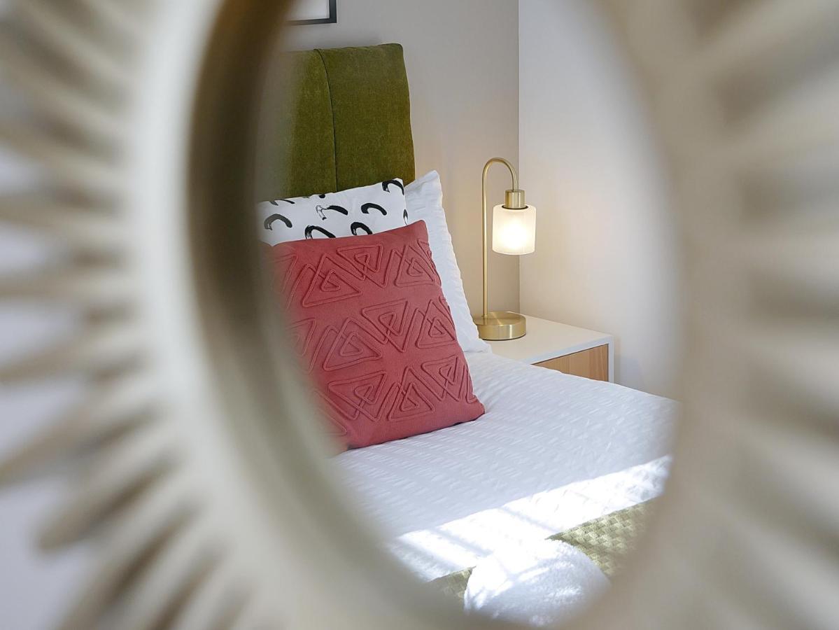 Ferienhaus East House Near Tube With Parking London