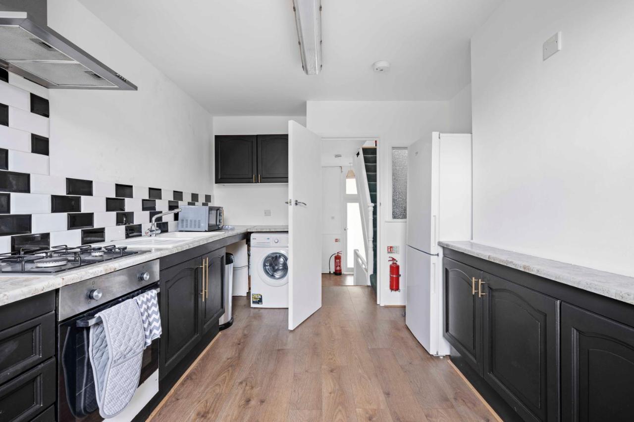Parea Living - Hackney, 4-bedroom Victorian House W Big Garden Holiday home