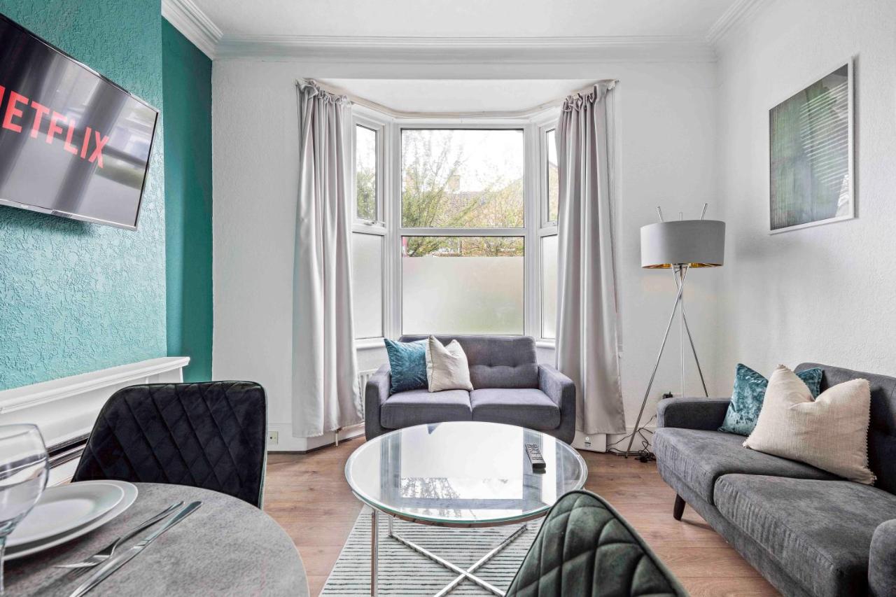 Parea Living - Hackney, 4-bedroom Victorian House W Big Garden