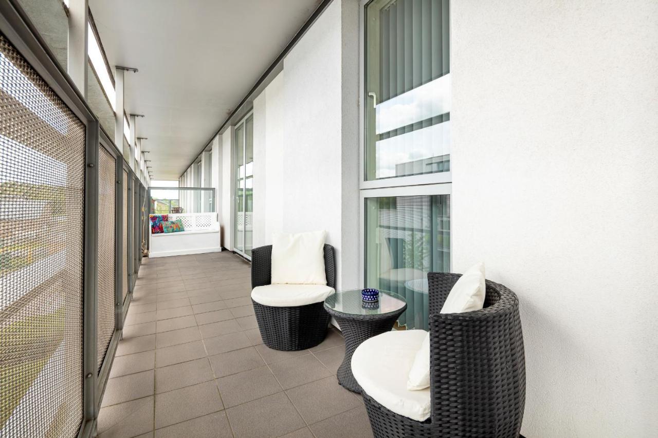 Appartement Stunning With Underground Parking! Londen