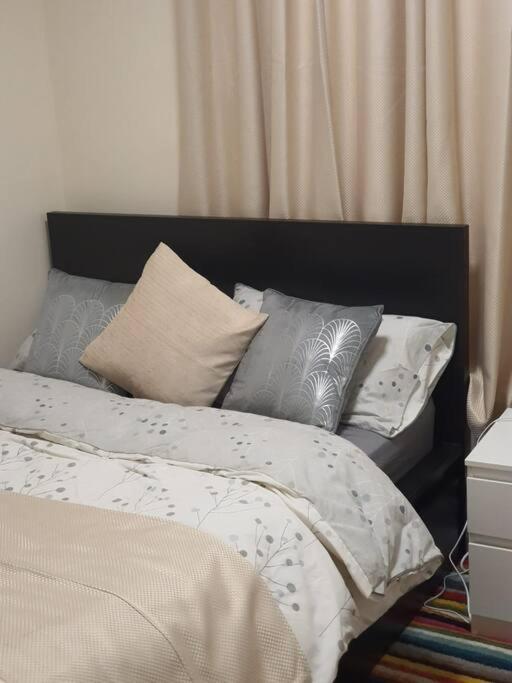 2 Bedroom Flat In Vauxhall, London