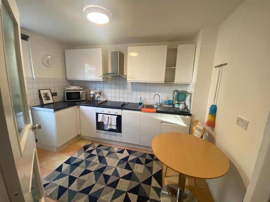 Amazing Flat In Fulham Apartment *