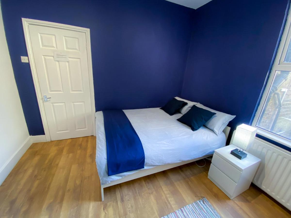 4 Bedroom House Parking & Garden Near Central Londres