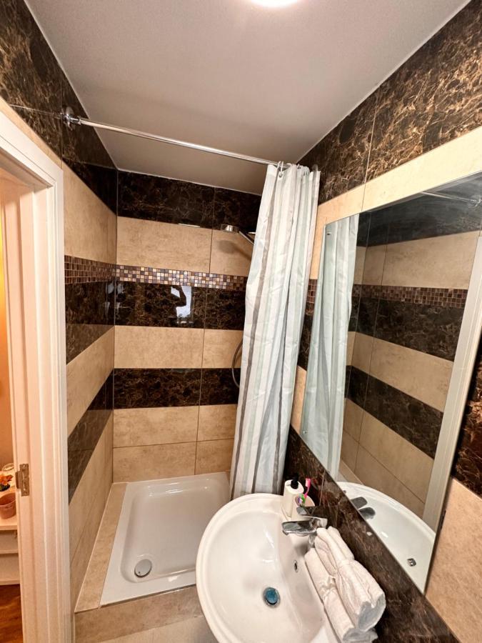 Gasthuis Canary Wharf Single Double And En-suite *